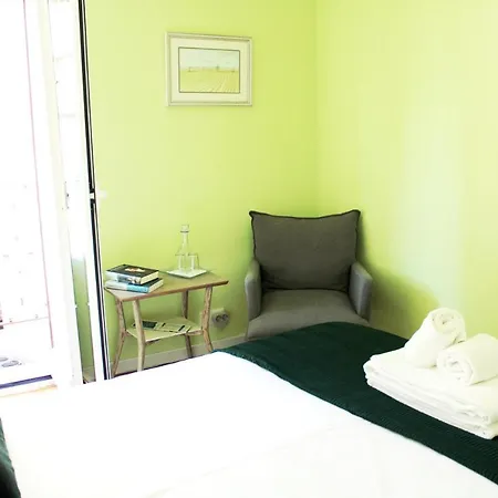 Guest house Quebra Luz 4*
