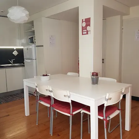 ゲストハウス Quebra Luz 4*