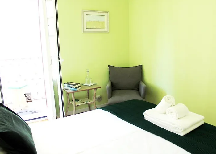 Guest house Quebra Luz 4*